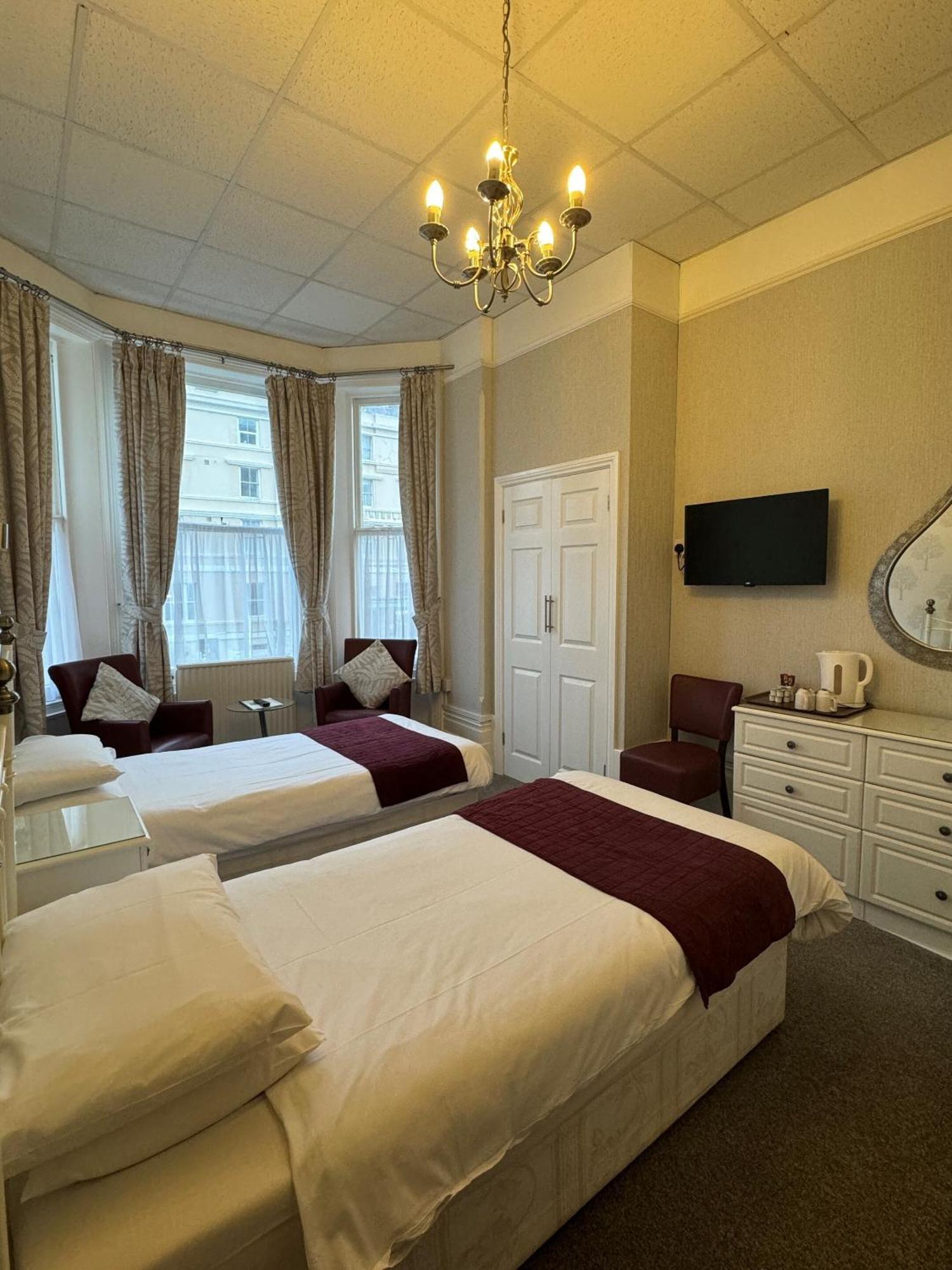Haddon Hall Hotel Eastbourne Room photo