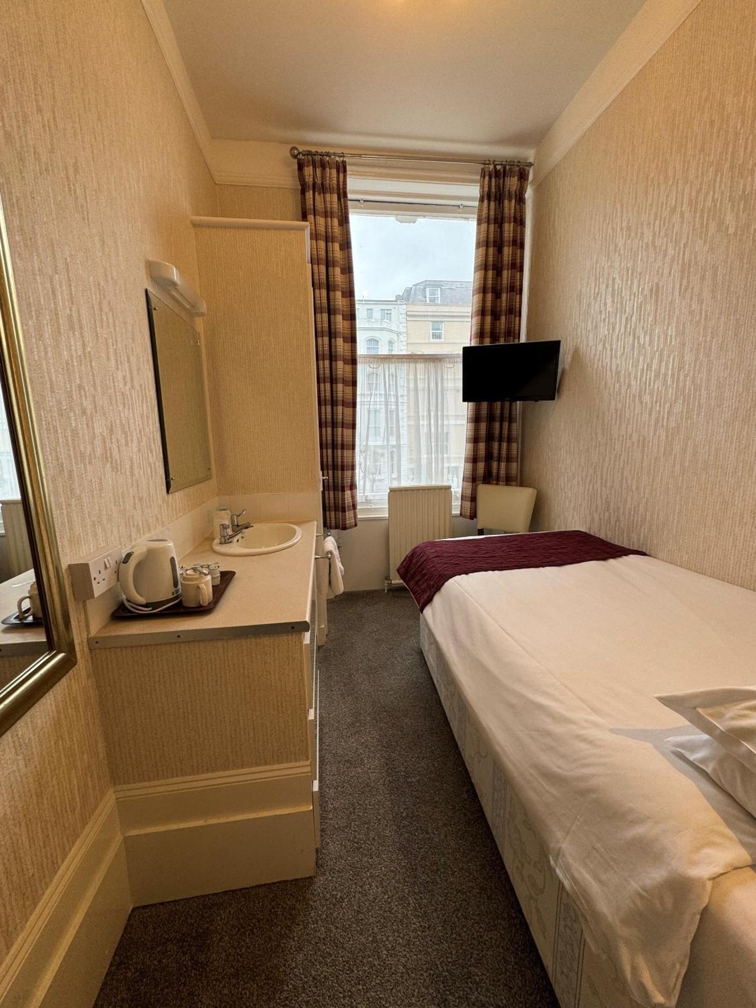 Haddon Hall Hotel Eastbourne Room photo